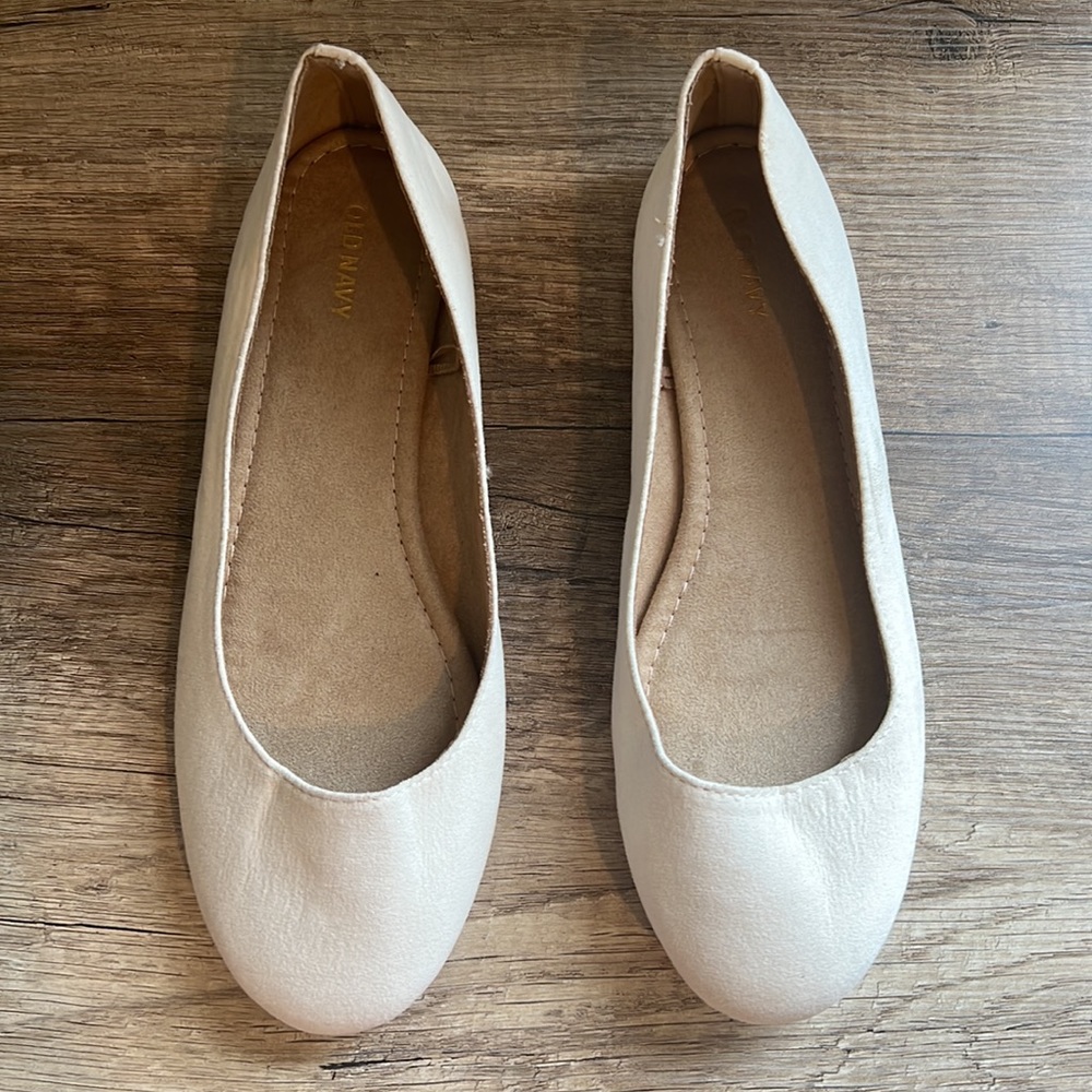 Old Navy women’s slip on shoes size 9